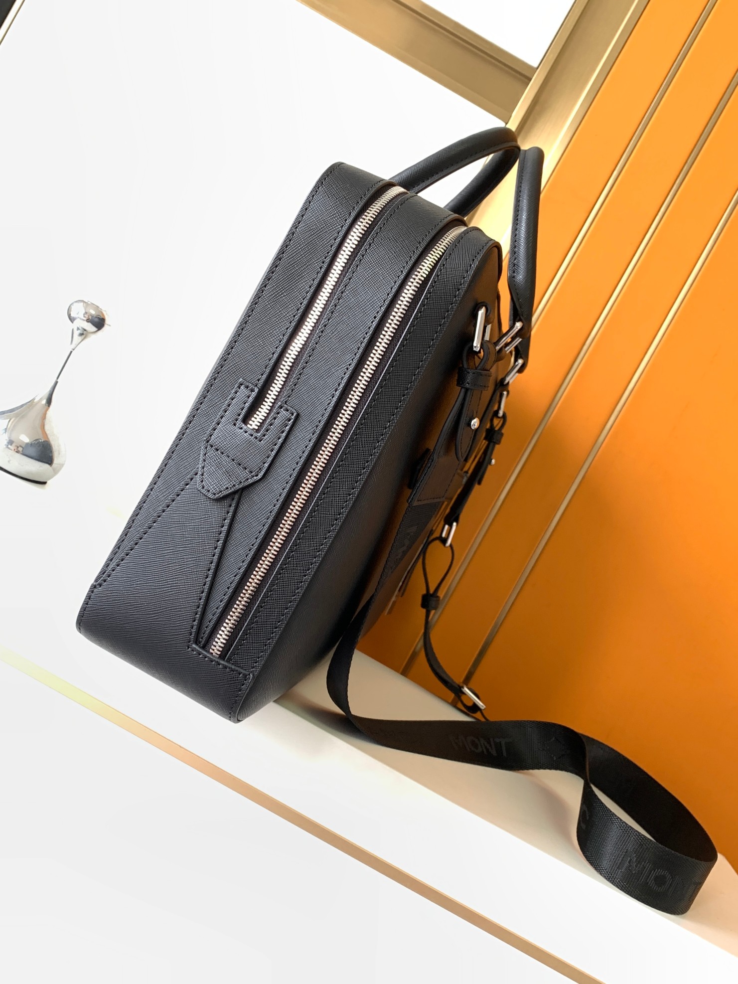 Luxury Men's Top-Handle Bags P - Luxury Bags For School 评论和价格