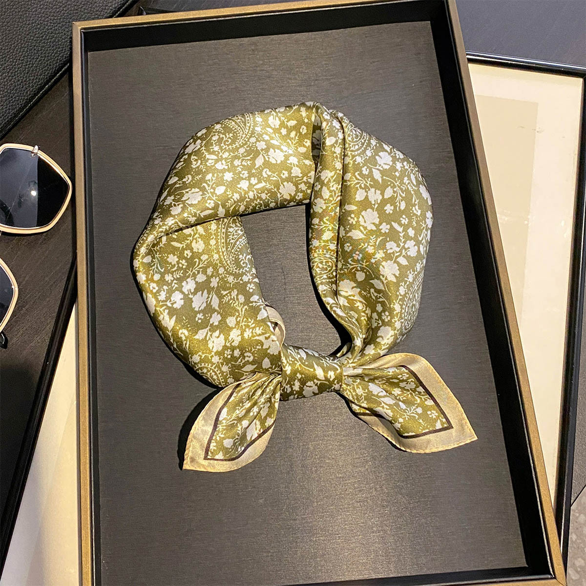 Luxury 100% Pure Silk Square S - Luxury Bags And Accessories 评论和价格