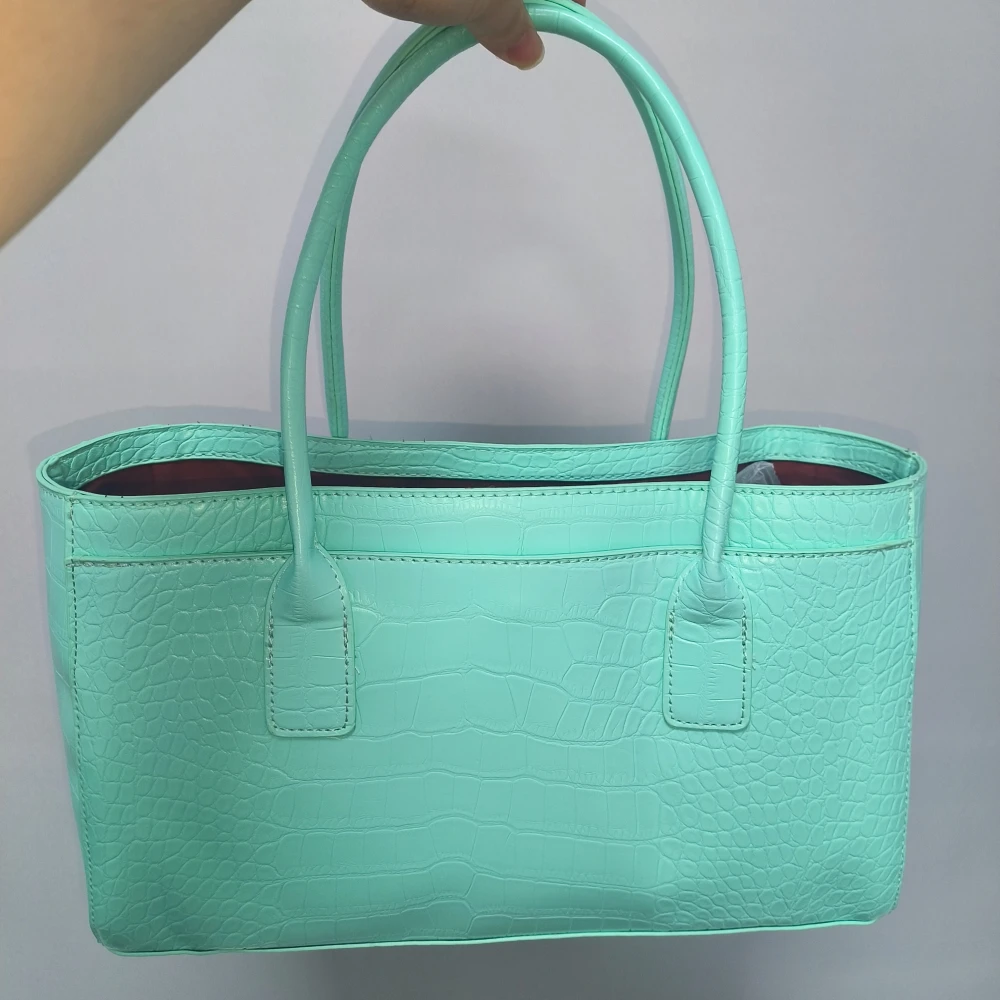 Crocodile Grain Embossed Top H - Luxury Bags Coach 评论和价格