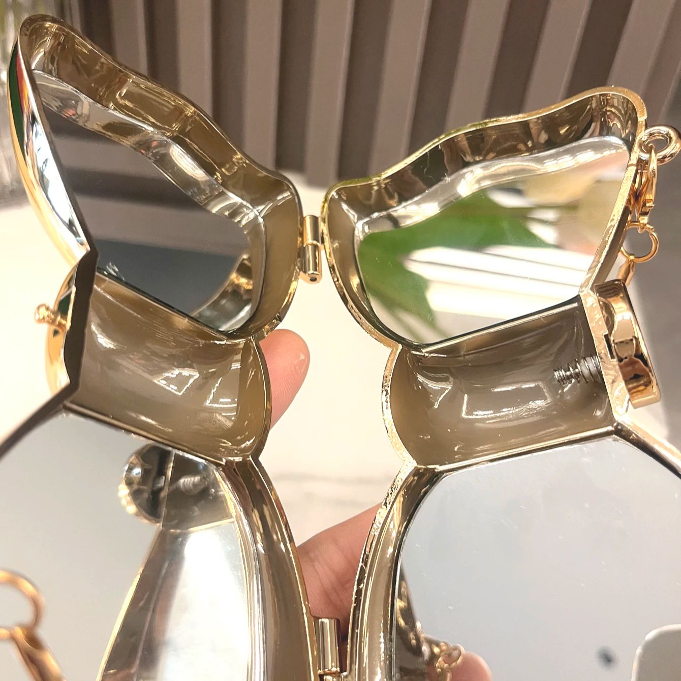 Golden Evening bag  Purses and - Luxury Bags Trending 评论和价格